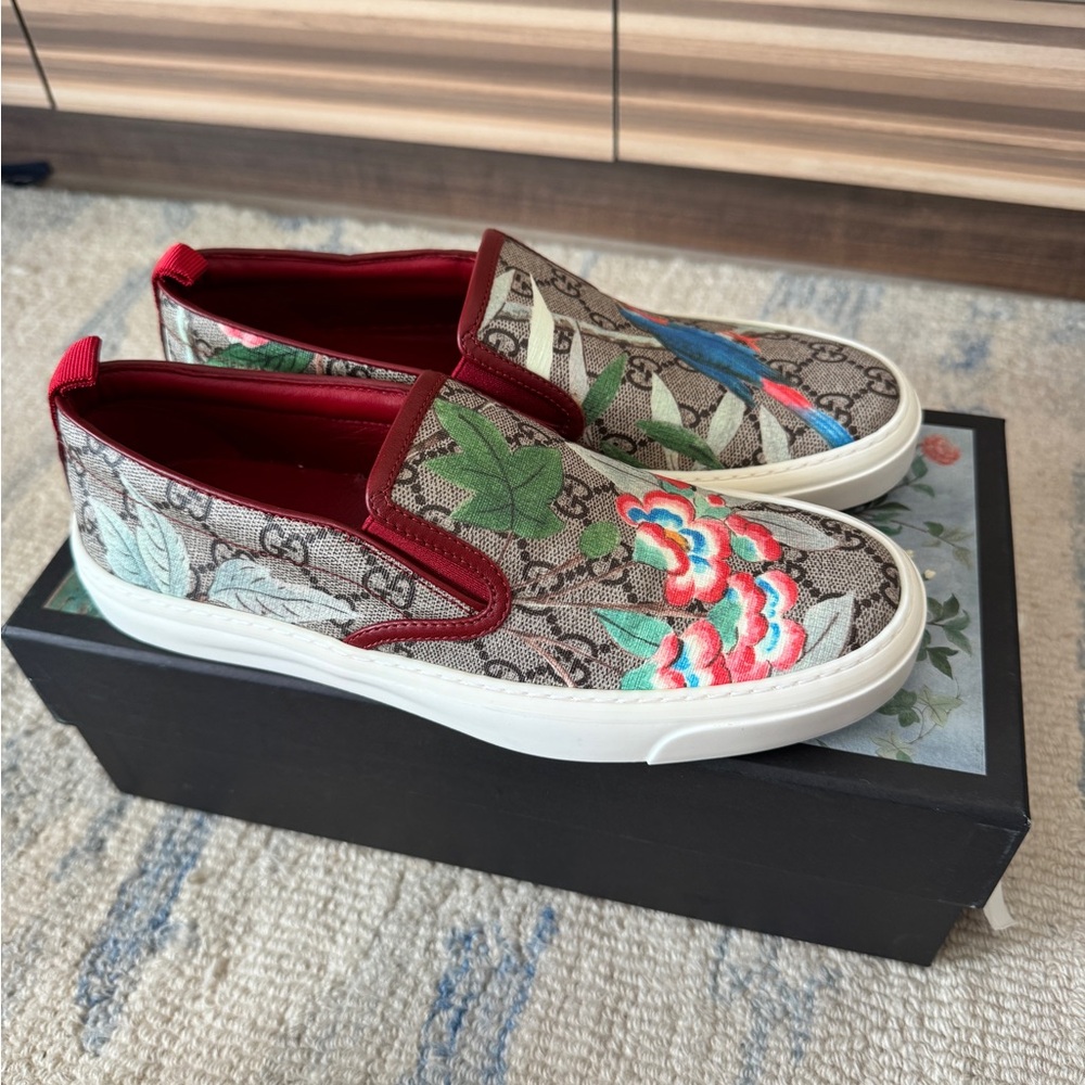 NEW Gucci Women's Floral Slip-On Sneakers - Red, Green, and Blue Size 37